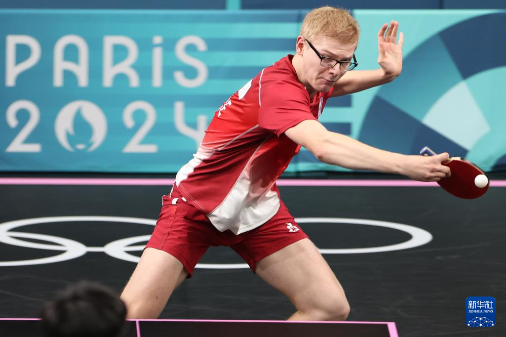 保持防守的 保持防守的