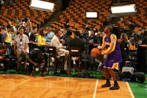 更要追问它 更要追问它